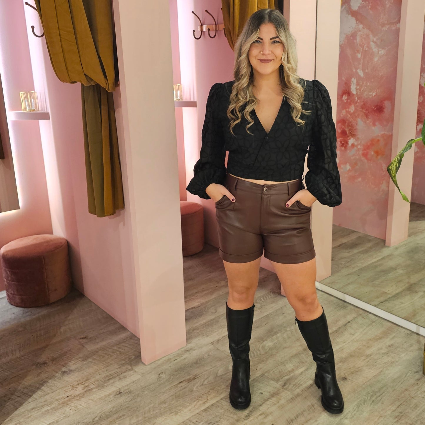 PU short 706 Bordeaux