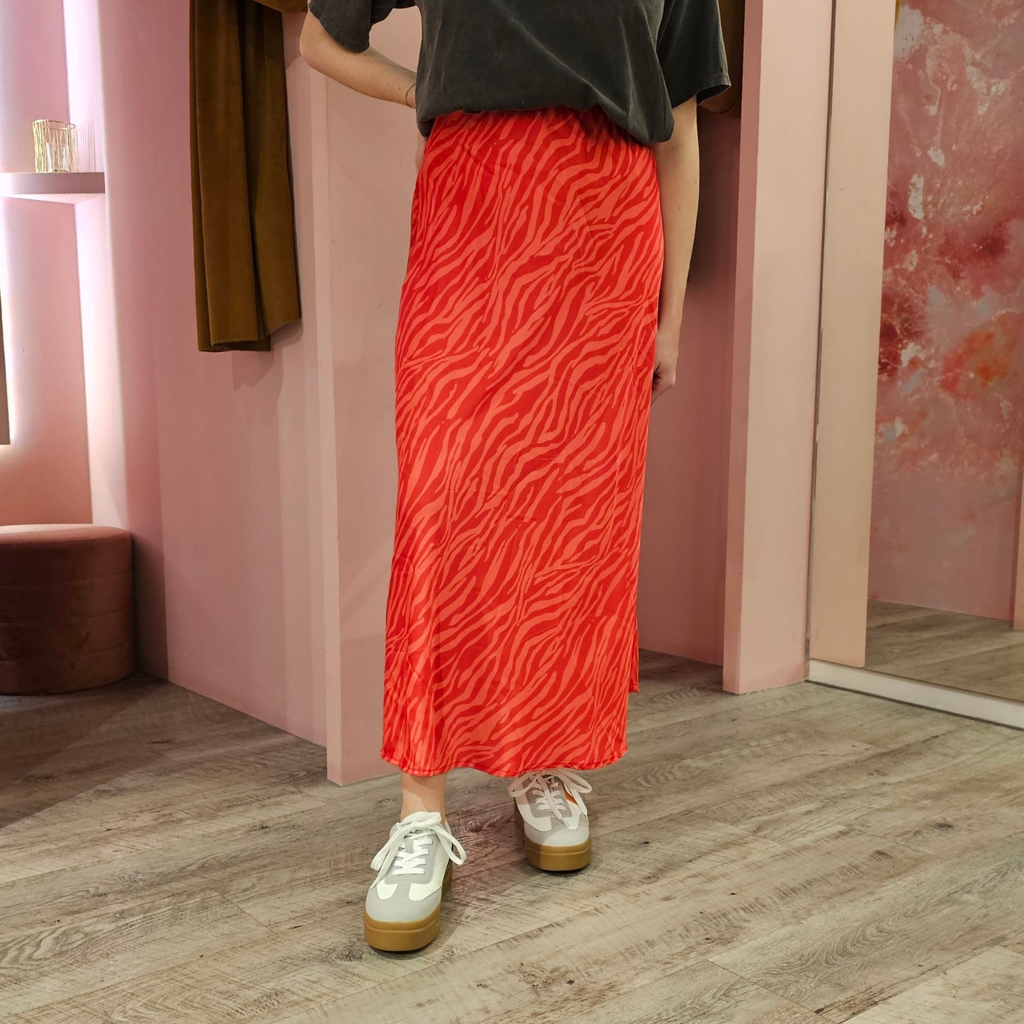 Glossy midi skirt 17397 Rood