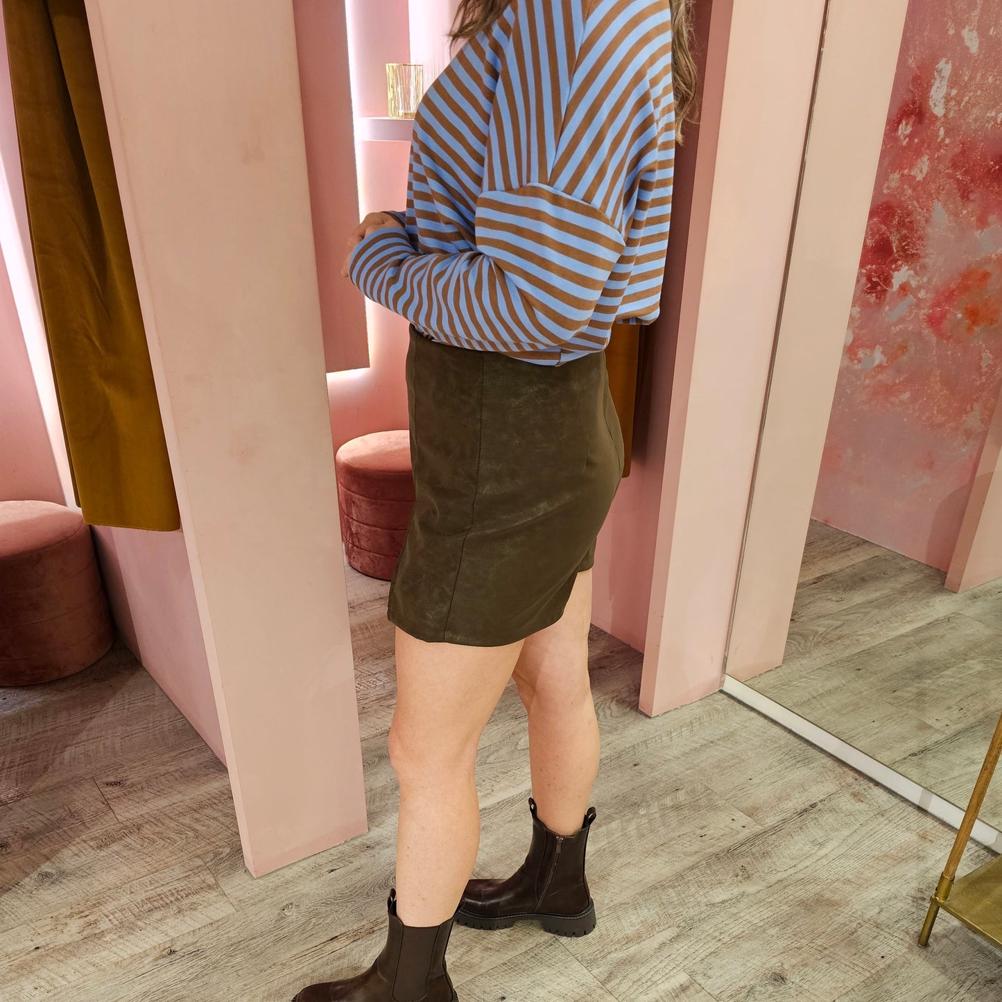 PU smoke skort 18269 Bruin