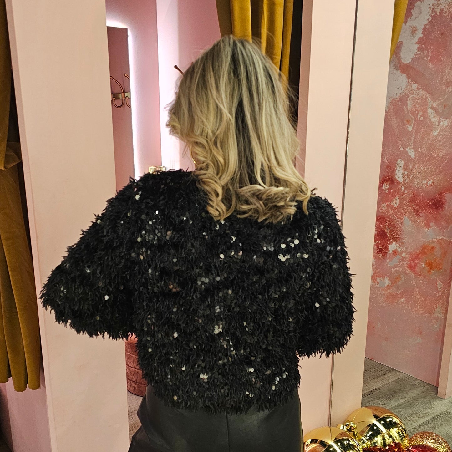 Furry sequin top 250157 Zwart