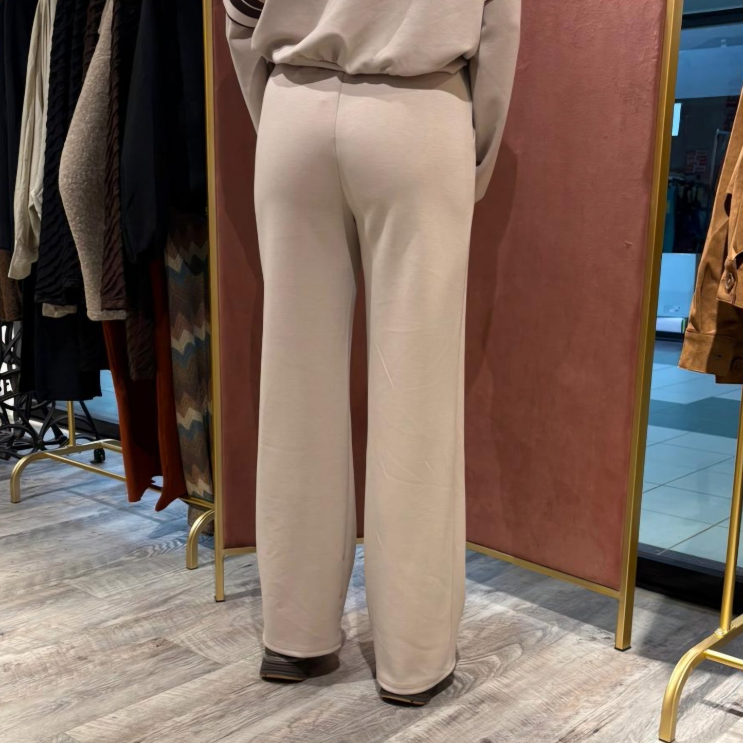 Sporty jogger 15895-1 Beige