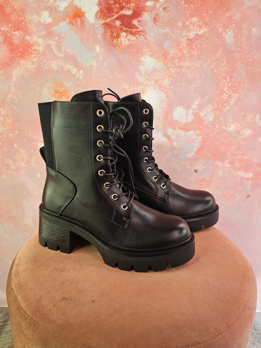 Veterboots  8056 Zwart