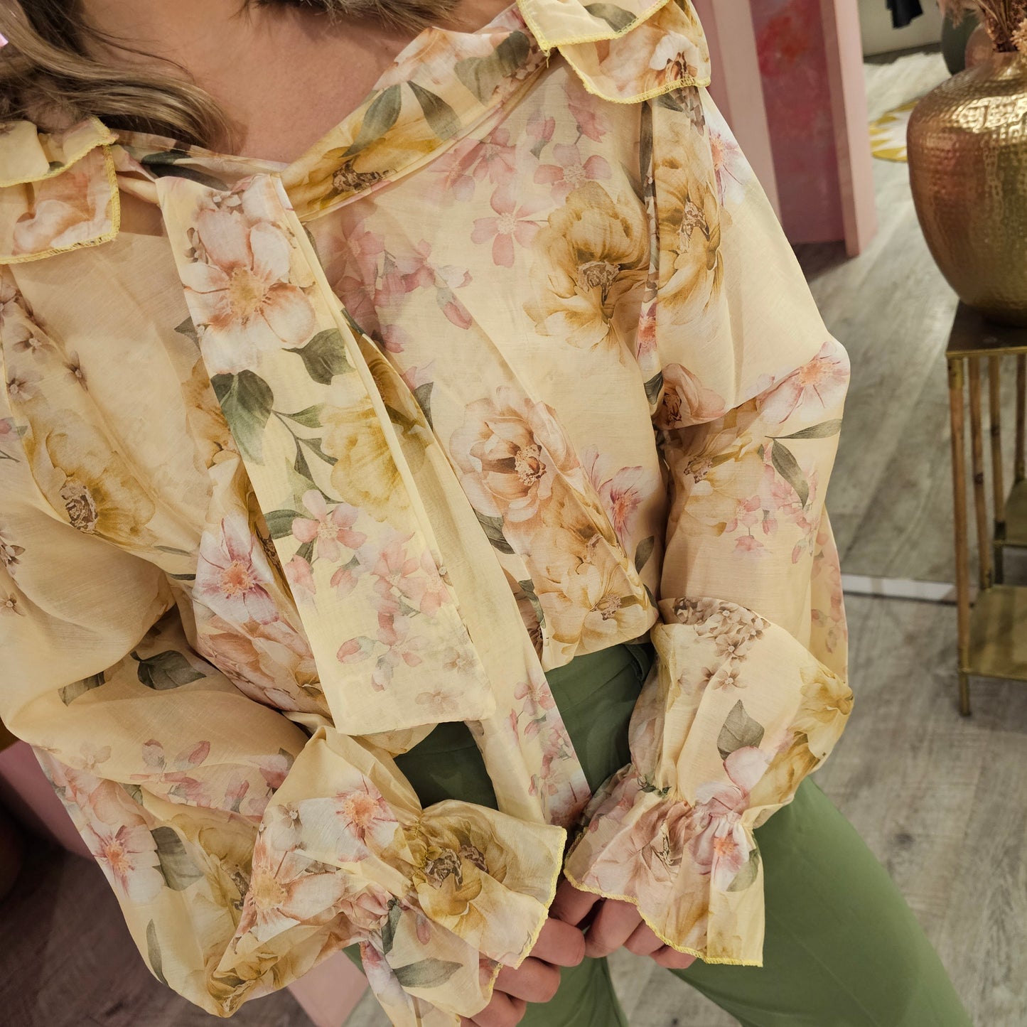 Pastel flowerblouse 6095 Geel