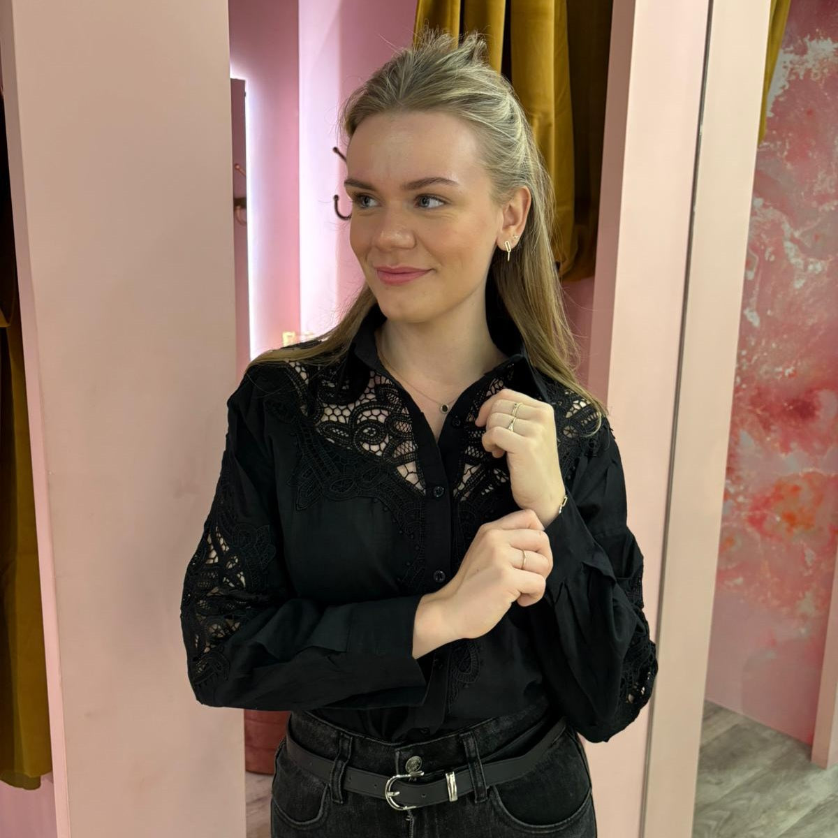 Blouse embroidery 803 Zwart