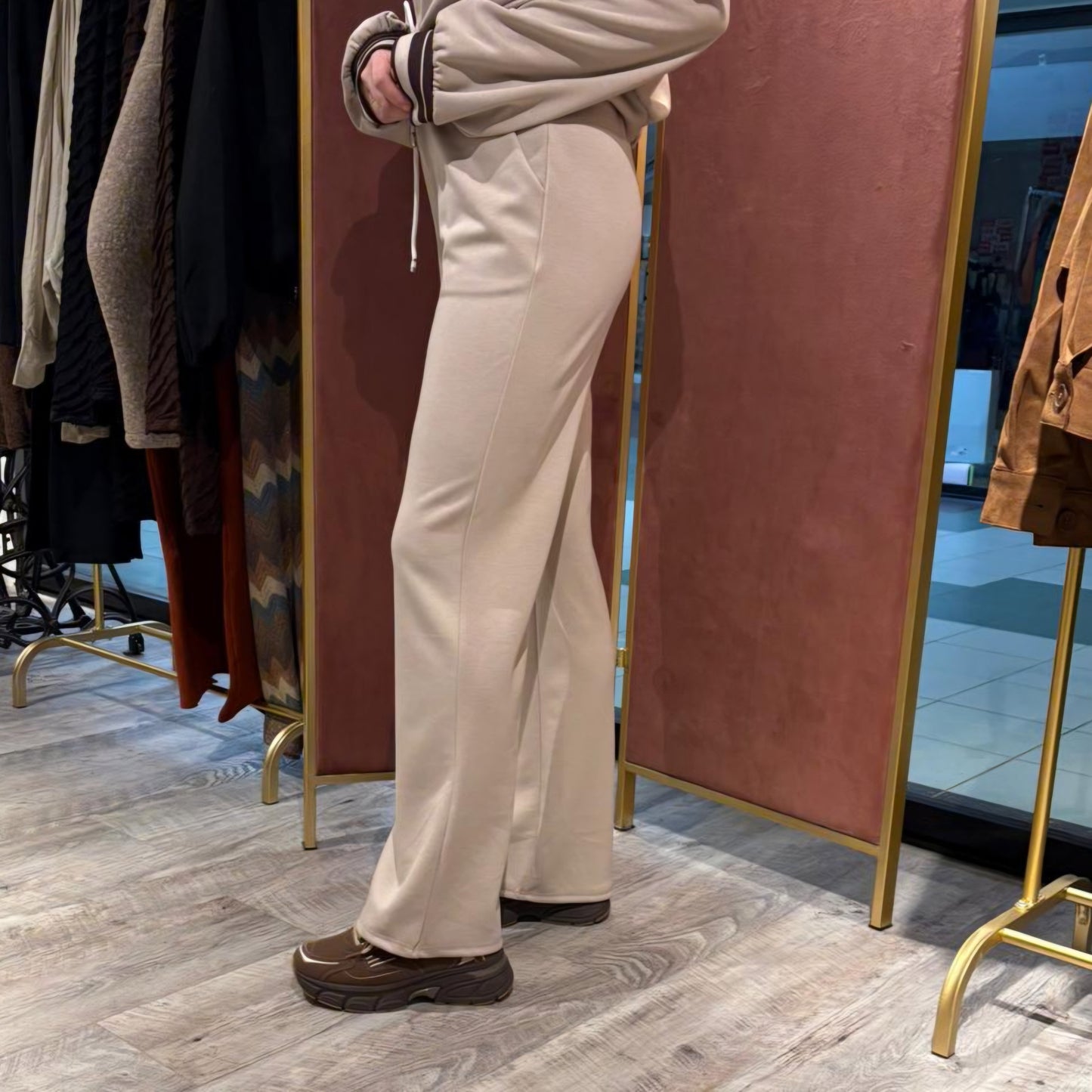 Sporty jogger 15895-1 Beige